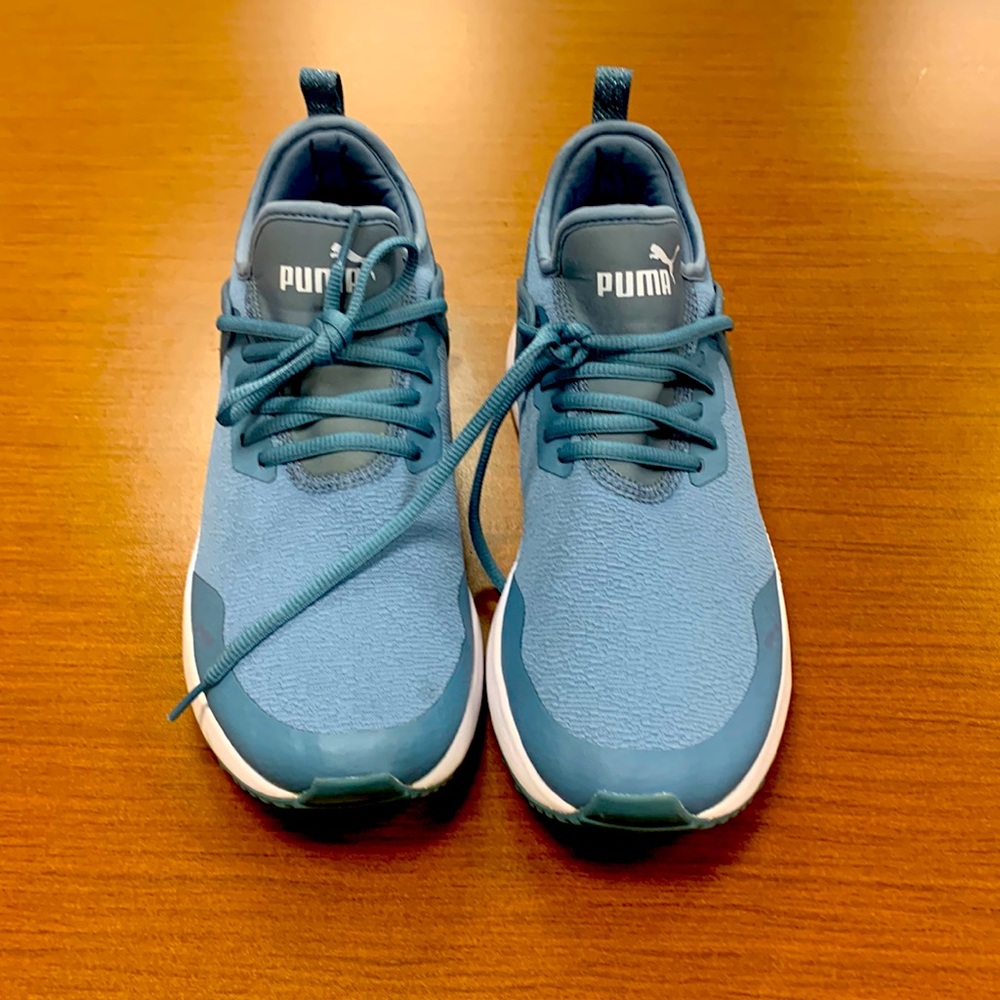Blue Women size 9 Softfoam Puma NEVER WORN